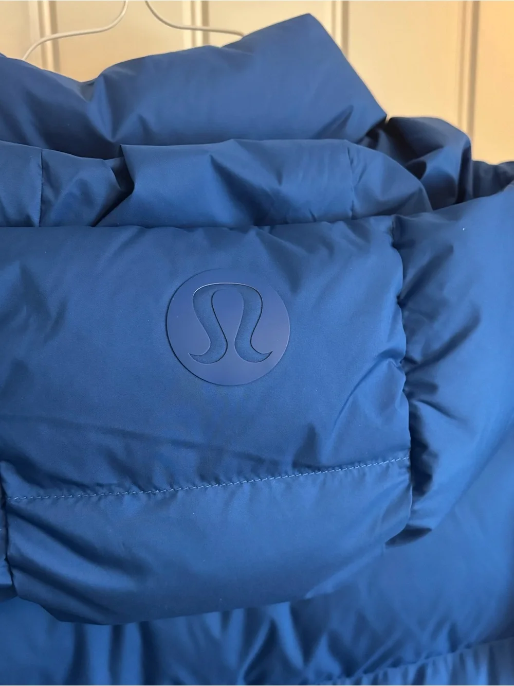 NWT Lululemon Athletica Wander Puff Jacket with Hood, Royal Blue, Size 8